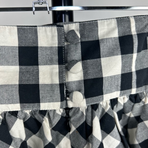 ⭐️SALE⭐️ Divided - Mini Skirt - Picture 5 of 6